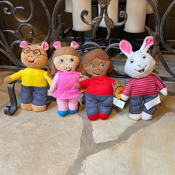 Other - NWT PBS Kids Arthur Plush Stuffed Animal Complete Set